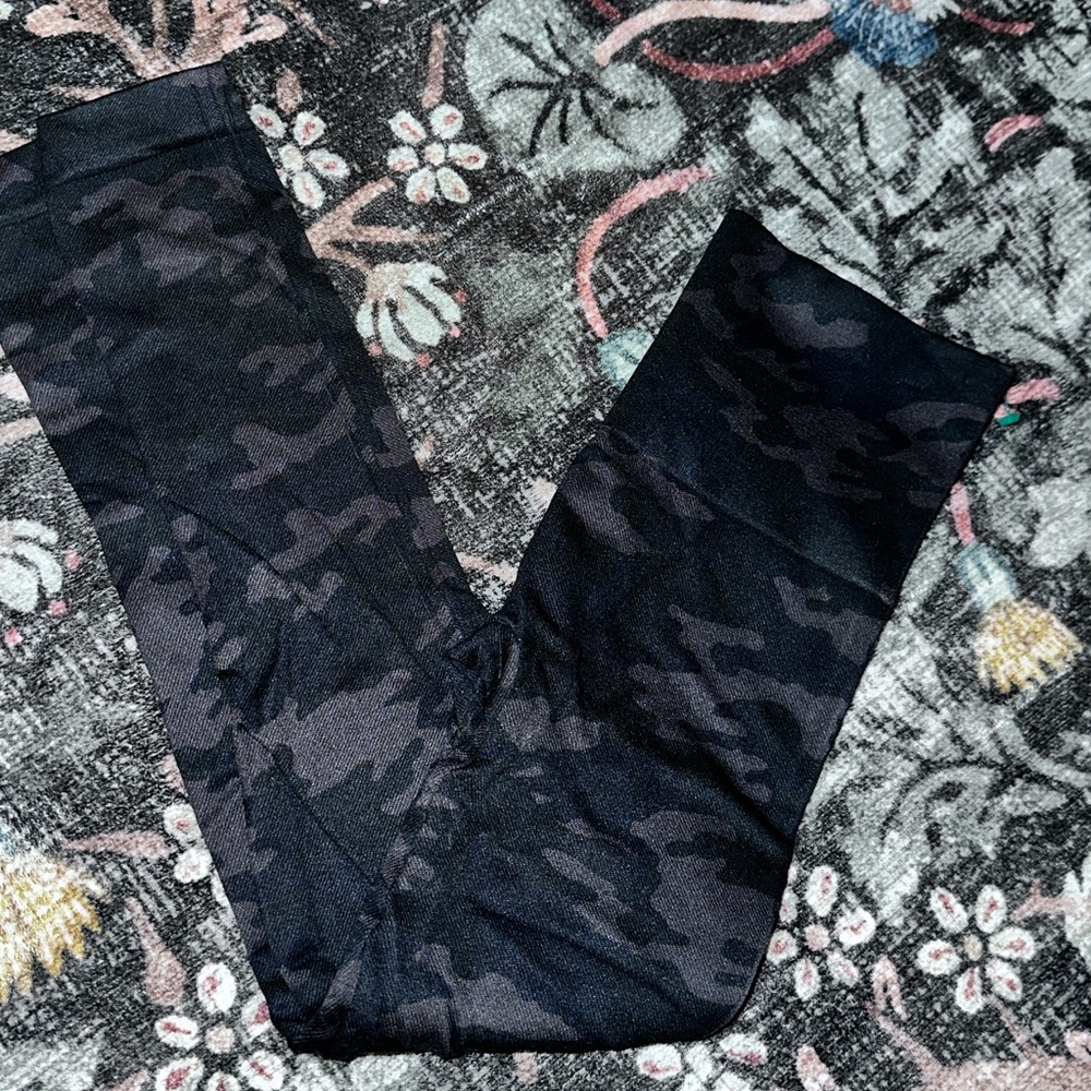SPANX Charcoal Camouflage Leggings
